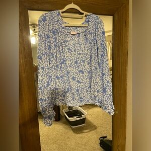 Slouchy Blue floral top